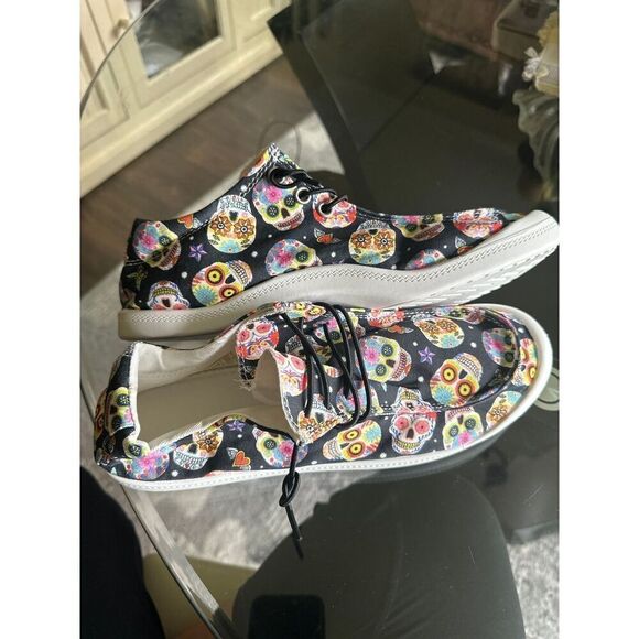 Skull Canvas sneakers with laces rubber sole size 7.5 - Picture 5 of 9